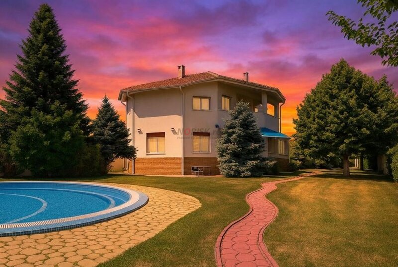 Domnesti Grand Residence  4.500 mp teren pe strada principala