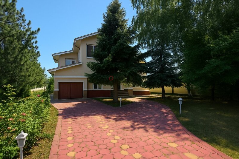 Domnesti Grand Residence  4.500 mp teren pe strada principala