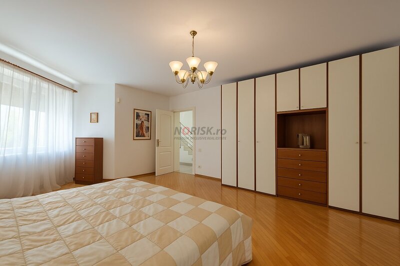 Domnesti Grand Residence  4.500 mp teren pe strada principala