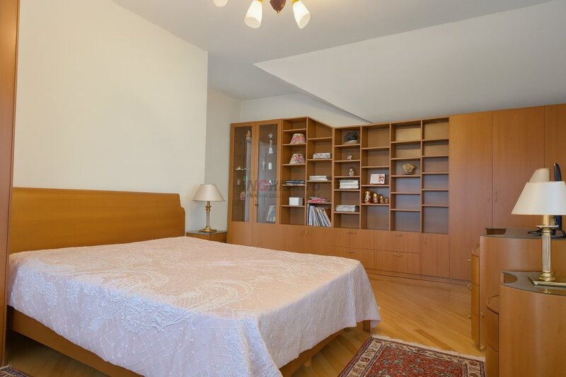 Domnesti Grand Residence  4.500 mp teren pe strada principala