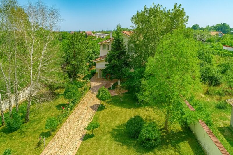 Domnesti Grand Residence  4.500 mp teren pe strada principala